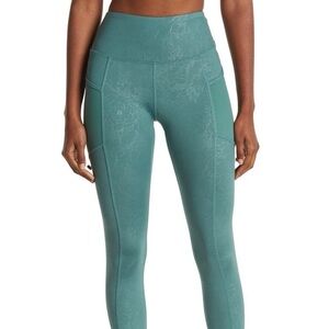 MARIKA Callie Capri Leggings